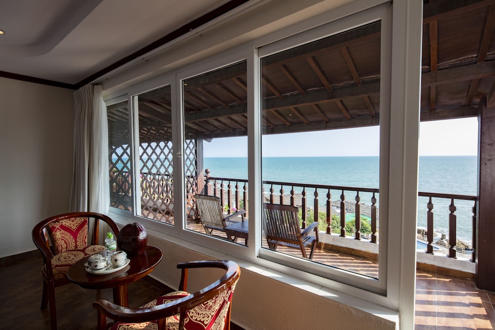 Rock Water Bay Beach Resort &amp; Spa 28/50