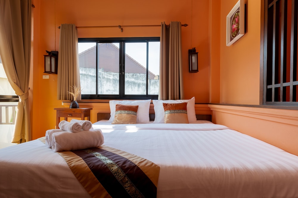 DELUXE, DOUBLE BED