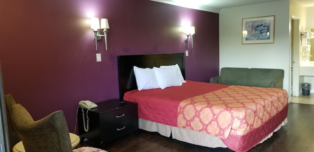 Fullerton Inn 19/53