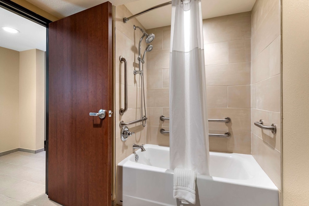 Comfort Suites Broomfield-Boulder/Interlocken 31/33