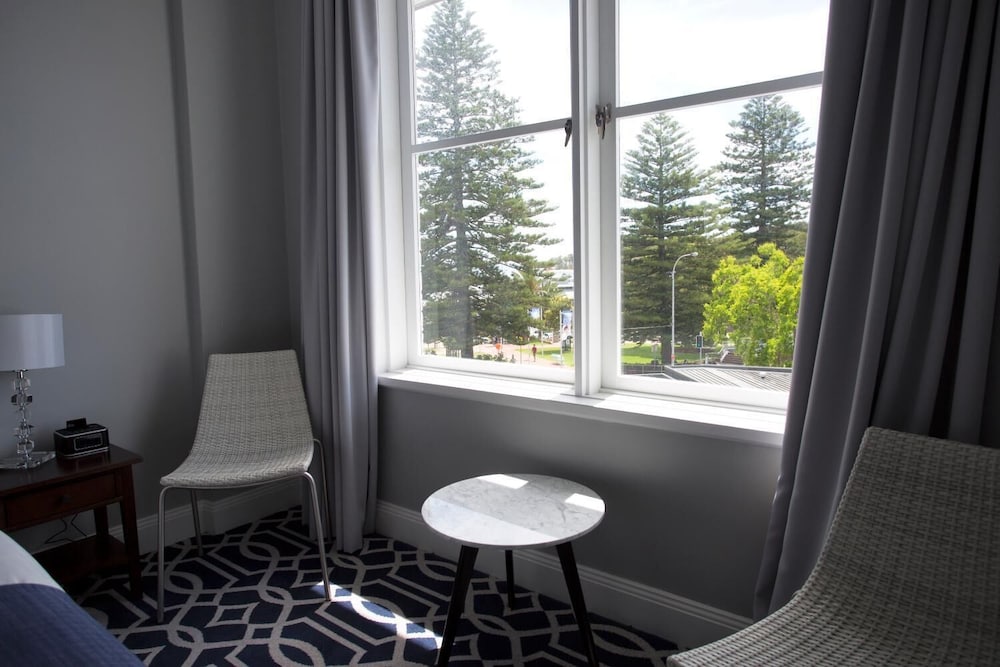 Seabreeze Hotel 16/36