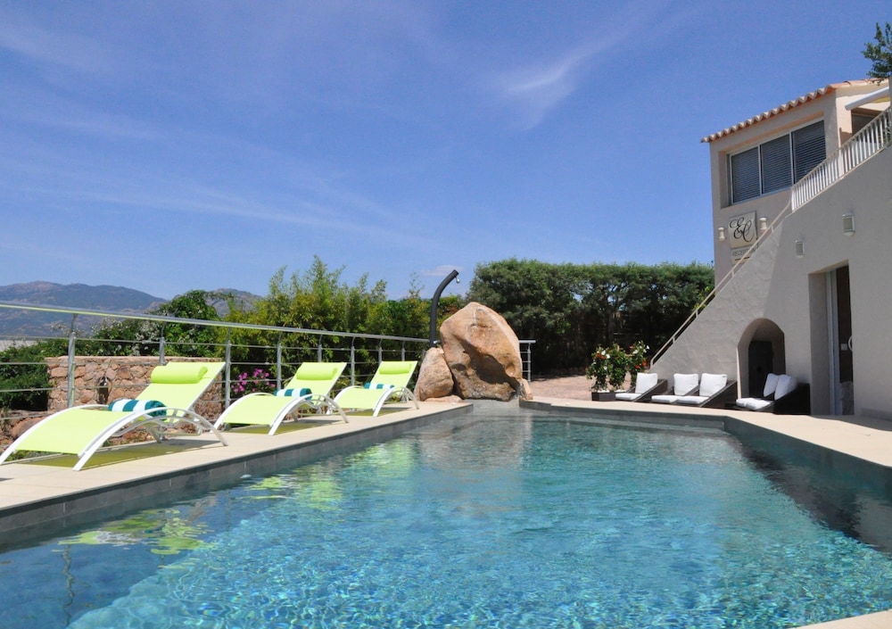 Private Hotel 3/50
