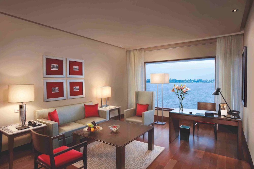 The Oberoi Mumbai 28/61