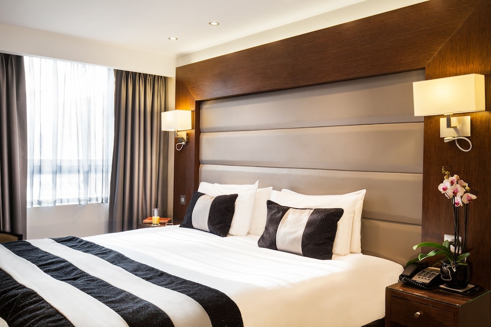 CLUB, DOUBLE BED