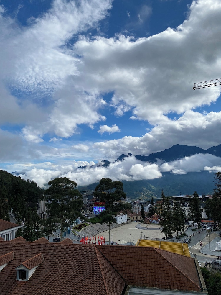 Sapa Wings Hotel 75/87