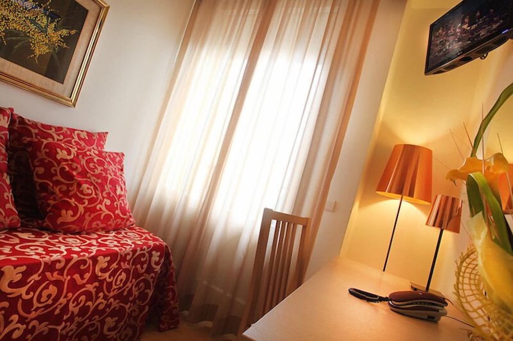 Mimosa Hotel 18/50