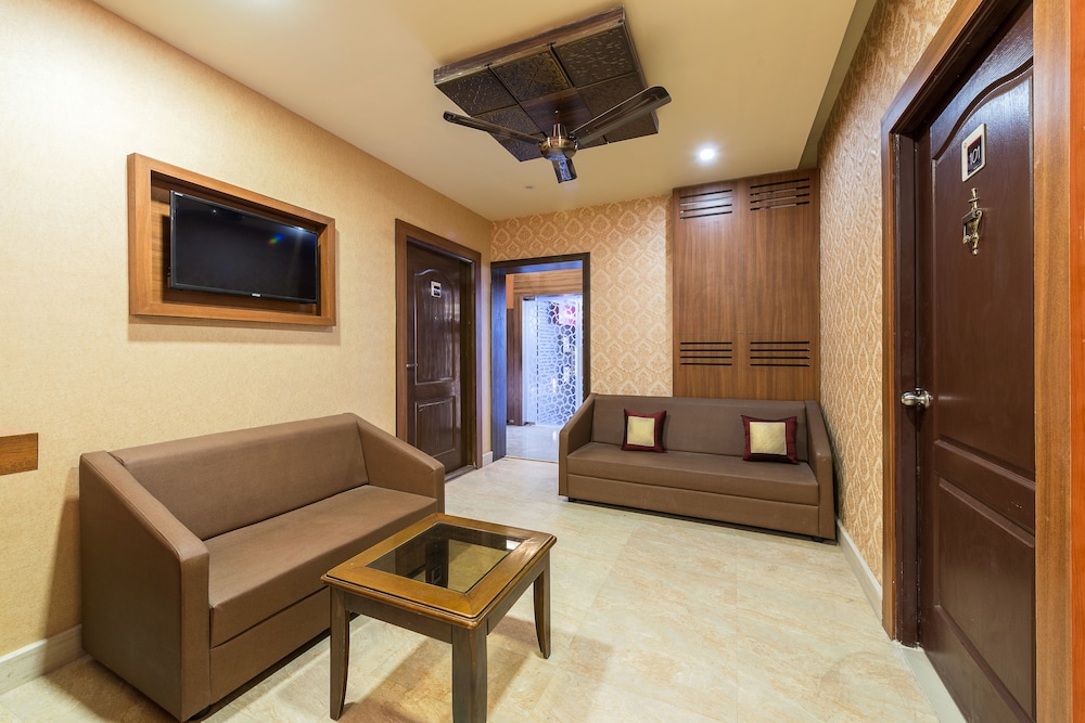 Treebo Trend Nestlay Casa 38/47