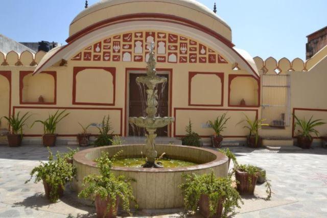 Rawla Mrignayani Palace 59/67