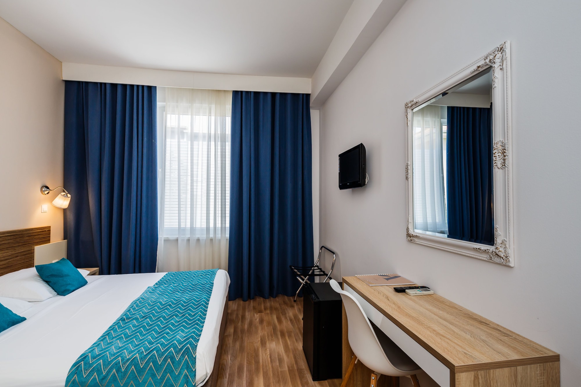 STANDARD, DOUBLE OR TWIN BED