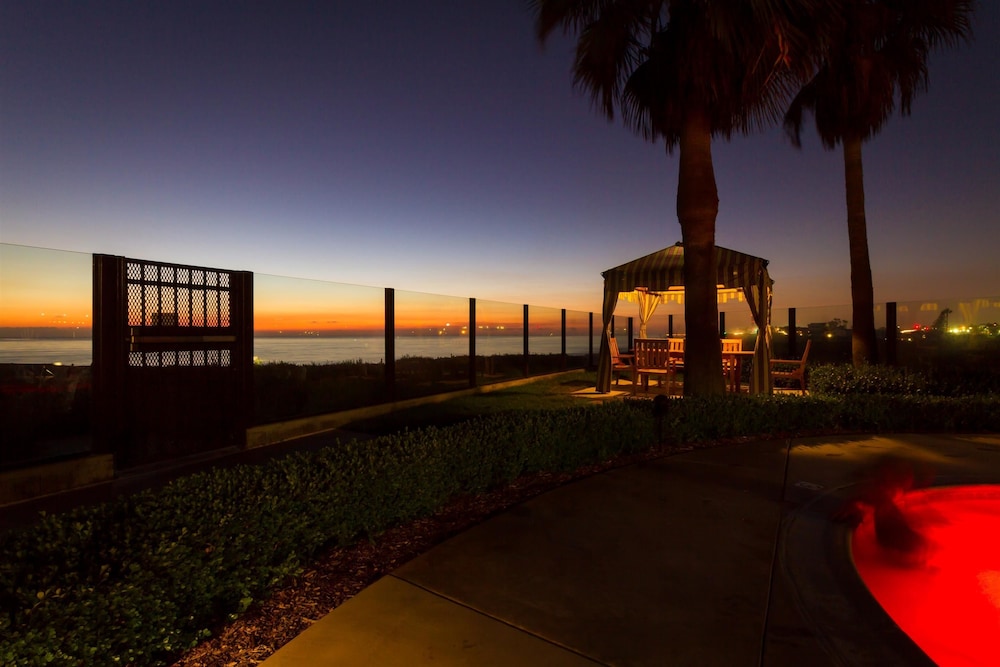 Carlsbad Seapointe Resort 4/38