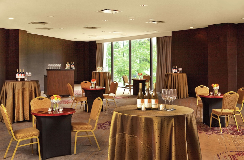 DoubleTree by Hilton Hotel Nashville Downtown 57/79