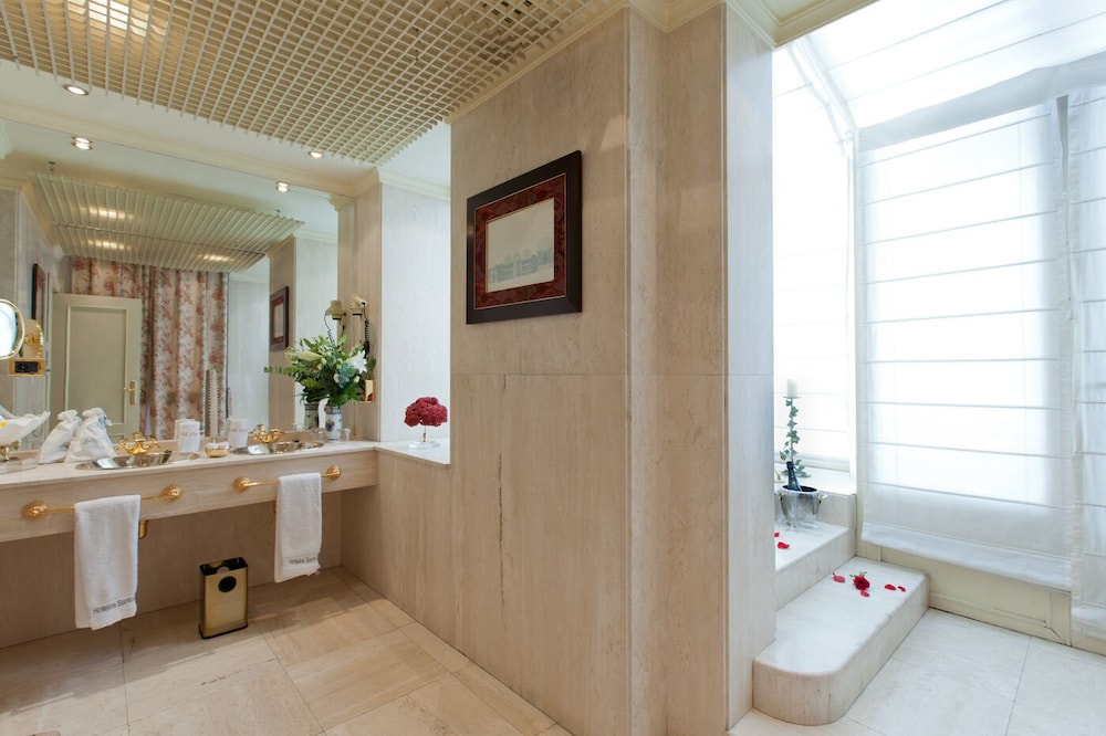 Hotel Saray 5/46