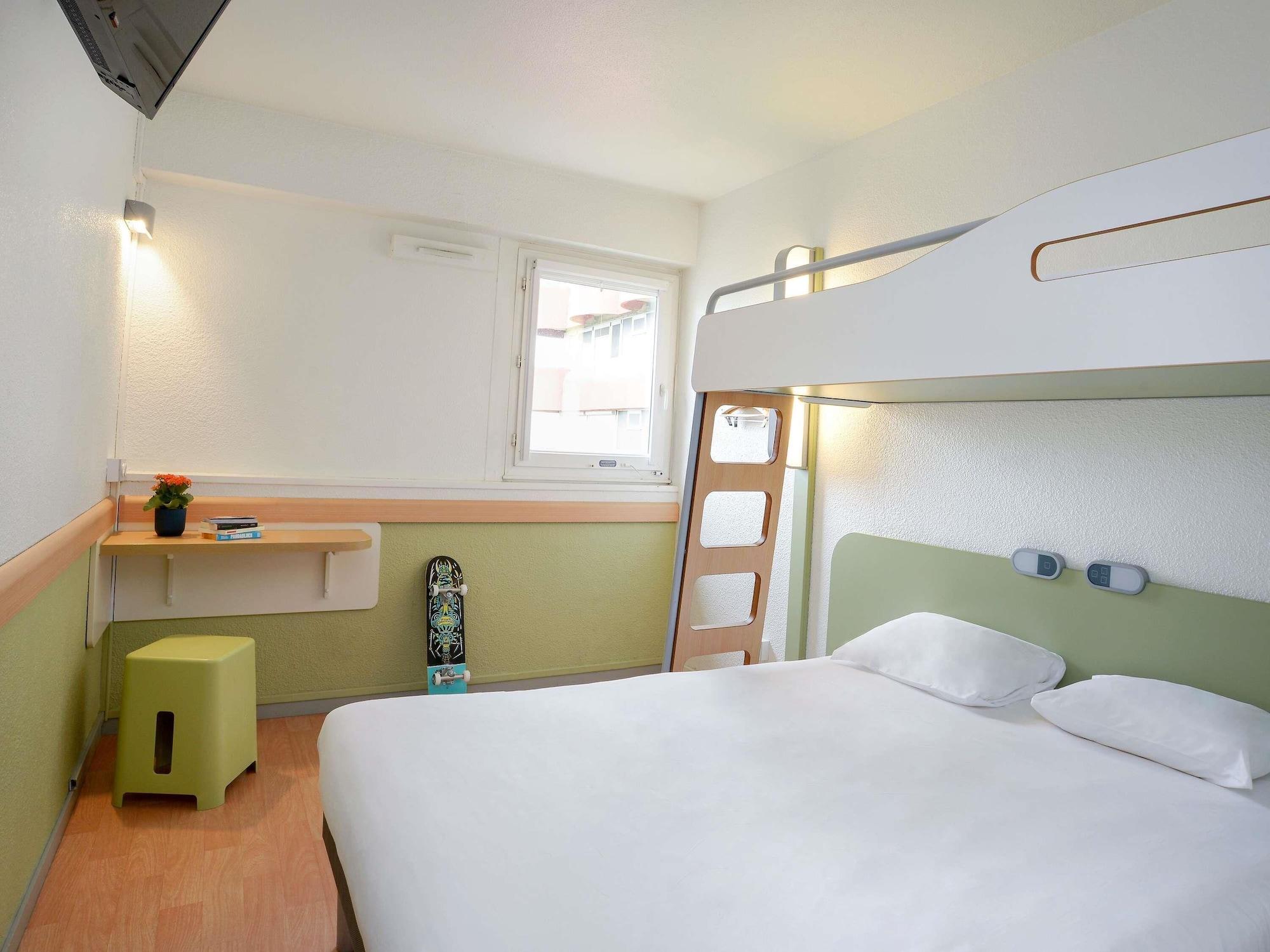 Room, Triple, Multiple Beds