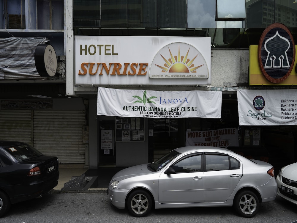Sunrise Hotel 44/46
