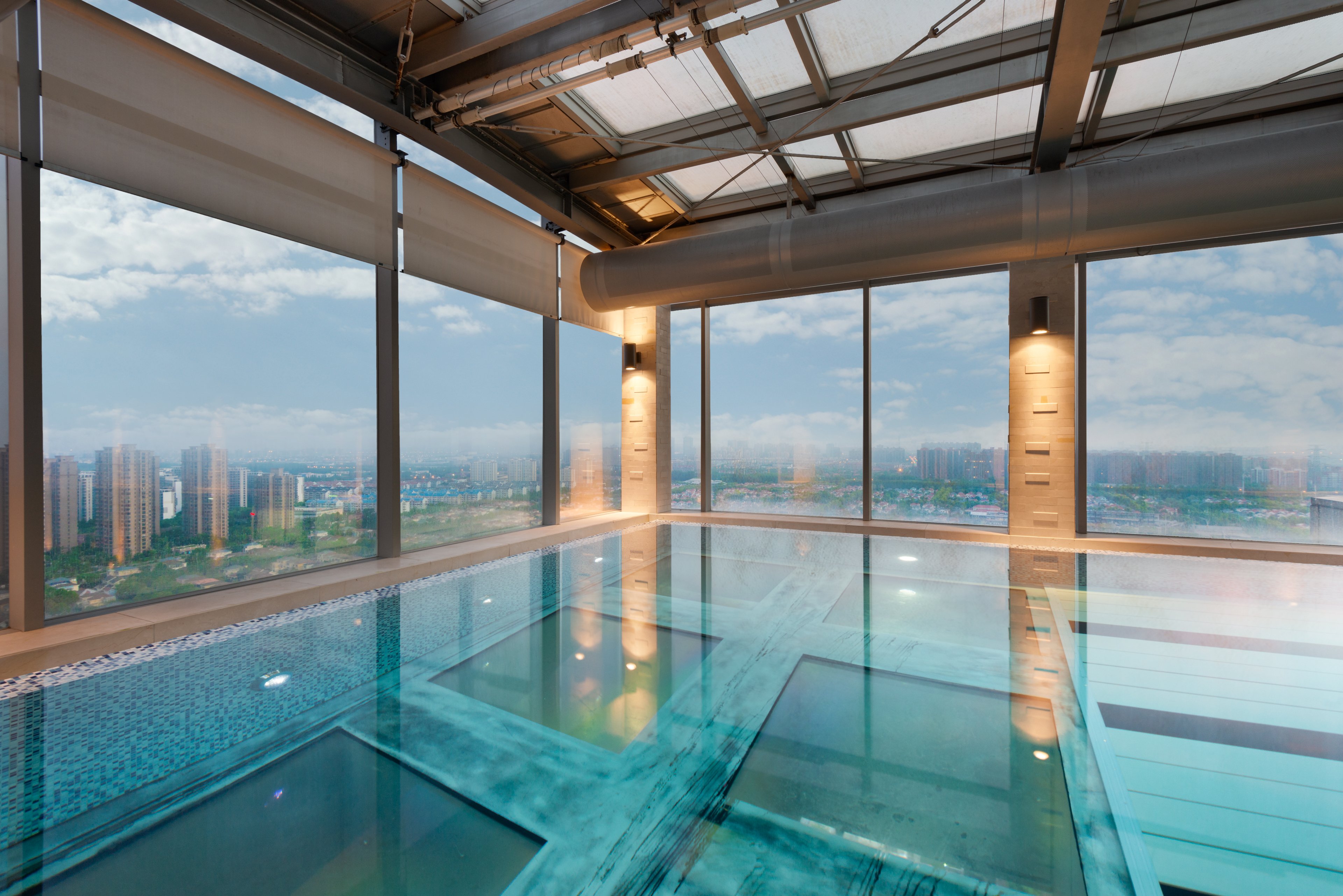 HOLIDAY INN SHANGHAI PUDONG KANGQIAO 19/50