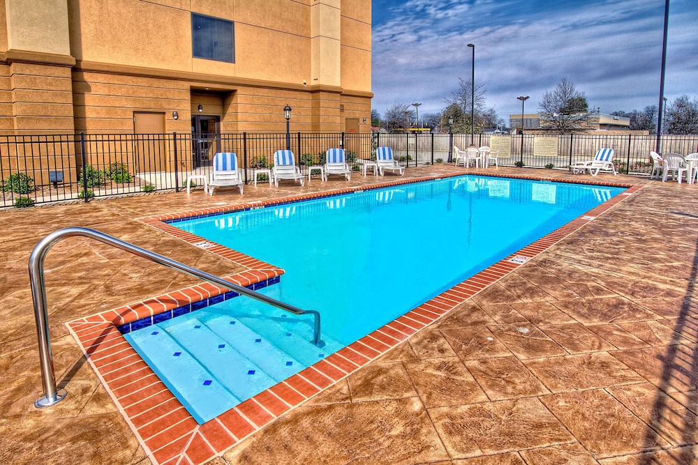 Hampton Inn Clarksdale Ms 22/34