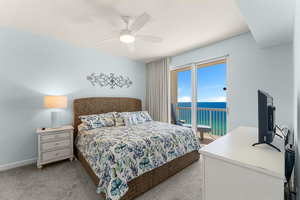 2 BEDROOMS, CONDO, OCEAN VIEW