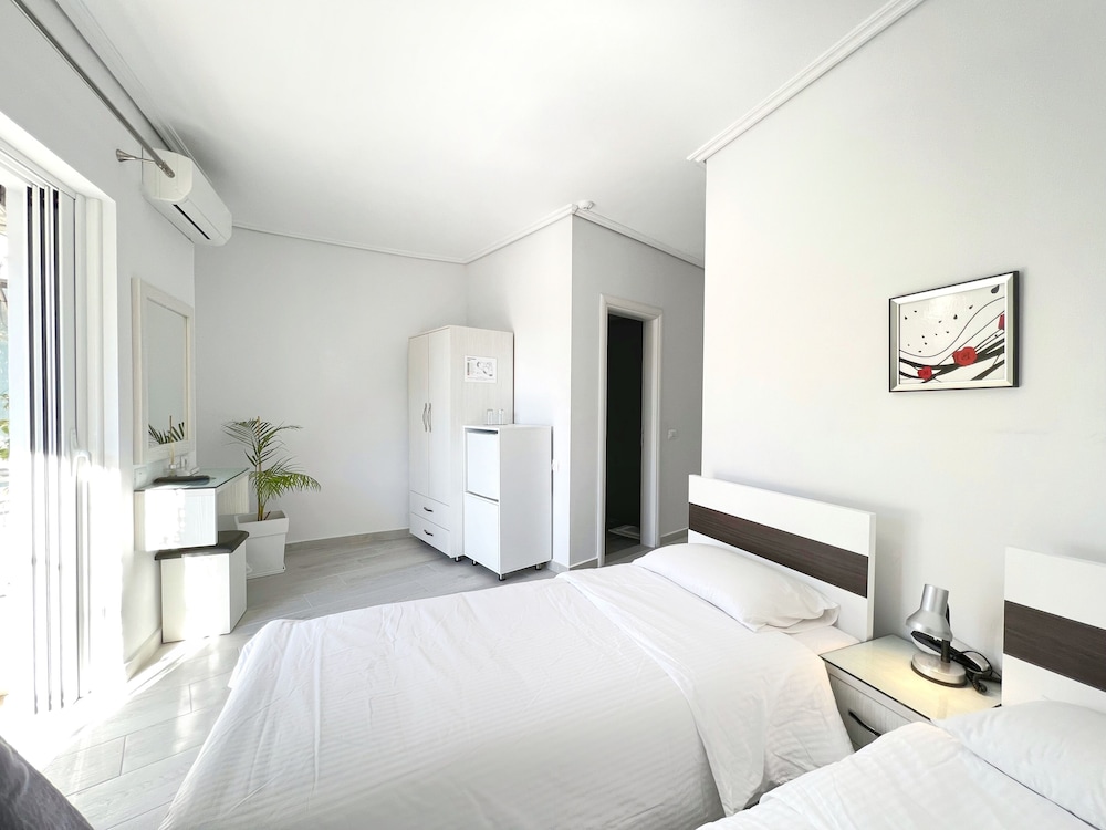 Hotel Joan 10/50