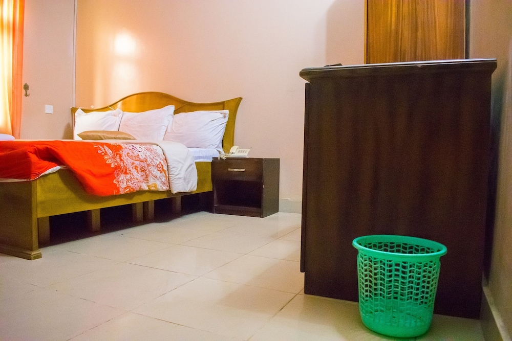Golden Destiny Hotel Limited 81/100