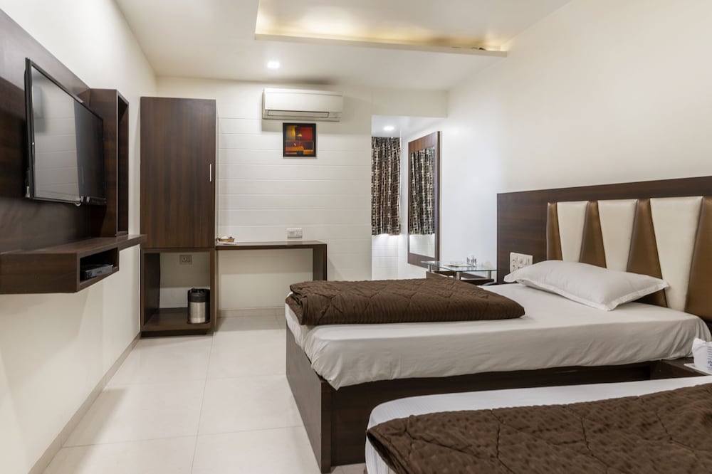 Hotel Ashish 18/39