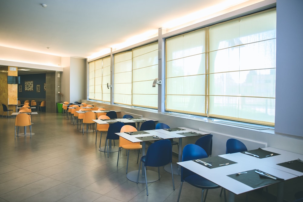 restaurant-cafeteria