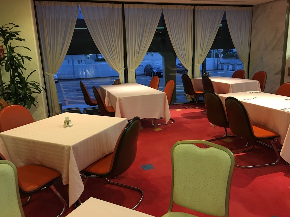 NARITA AIRPORT REST HOUSE 26/28