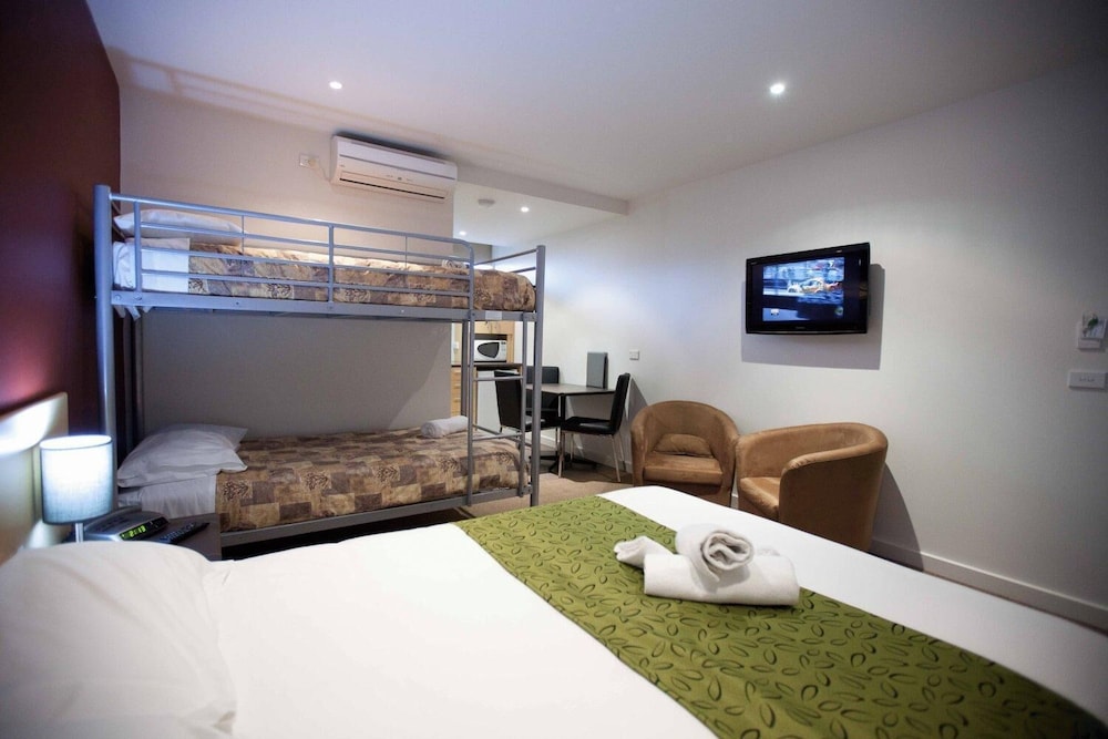 MANSFIELD MOTEL 23/41