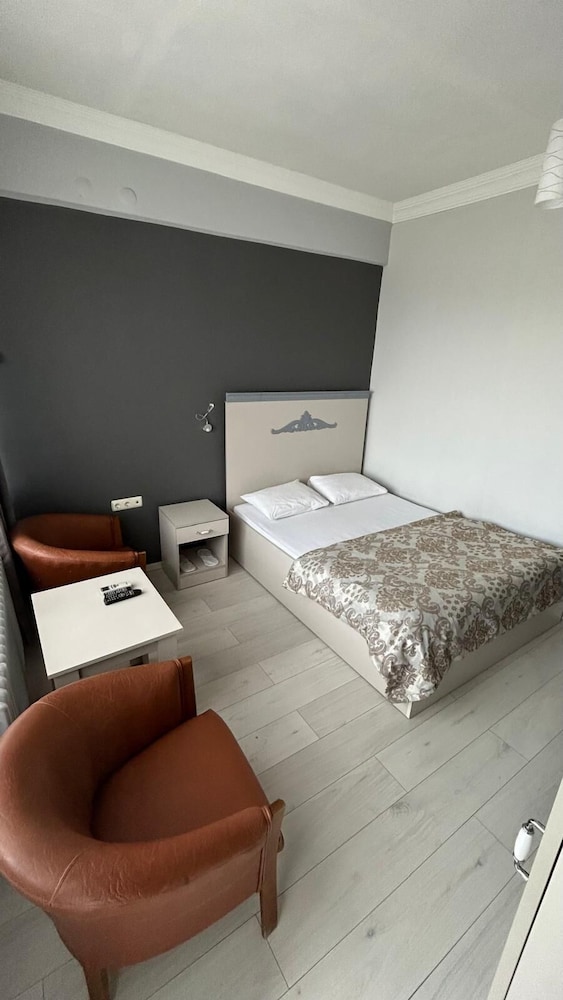Blue Dolphin Hotel 30/39