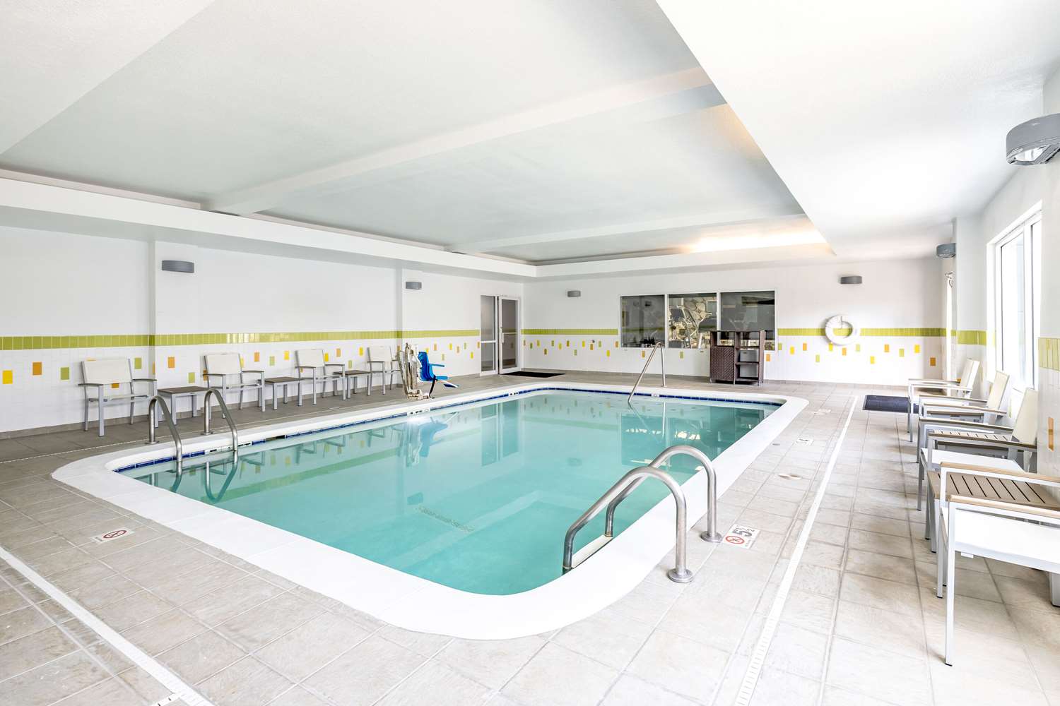 Country Inn & Suites by Radisson, LSU/Medical Corridor 23/28