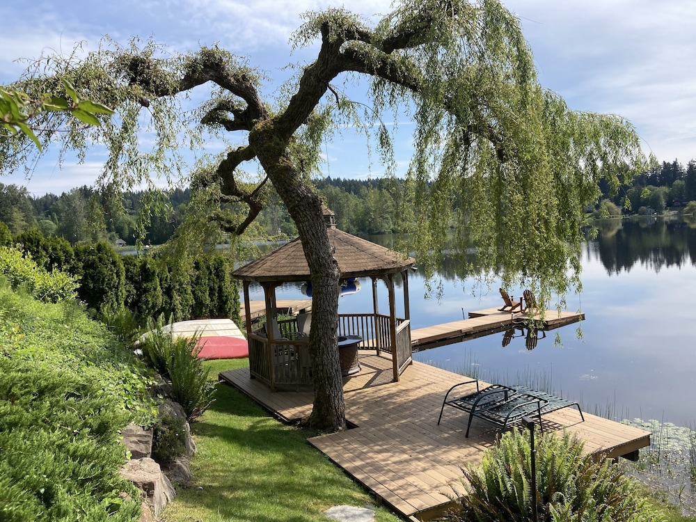 Cottage Lake Bed And Breakfast 43/50