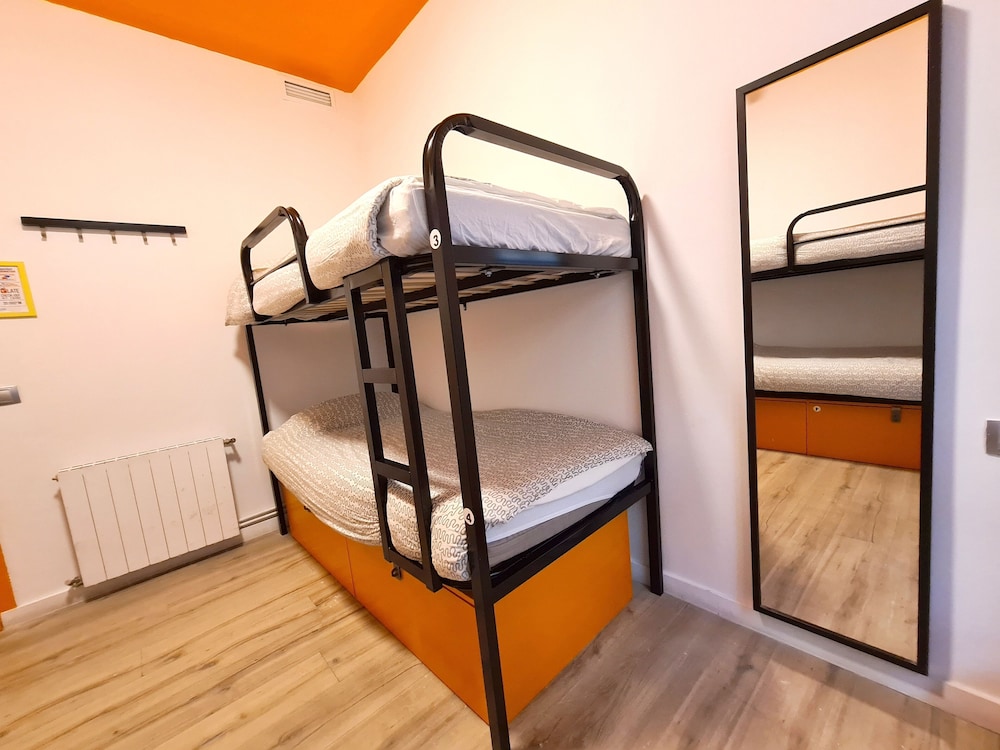 Gracia City Hostel 13/26