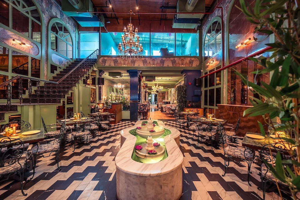 Hotel Connaught Royale 47/51