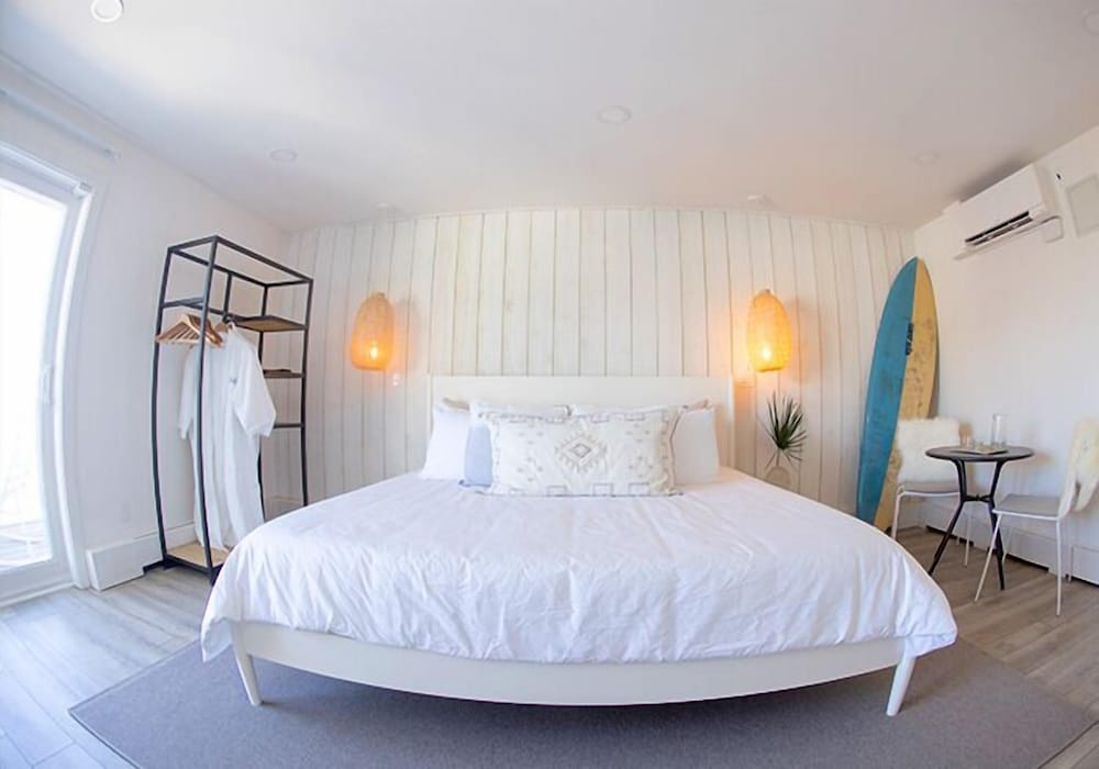 The Surfside Hotel 9/49