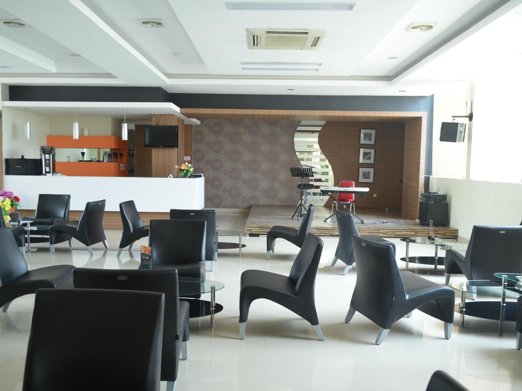 Regina Hotel Pemalang 26/32