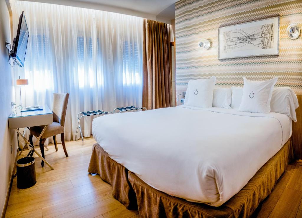 STANDARD, DOUBLE BED