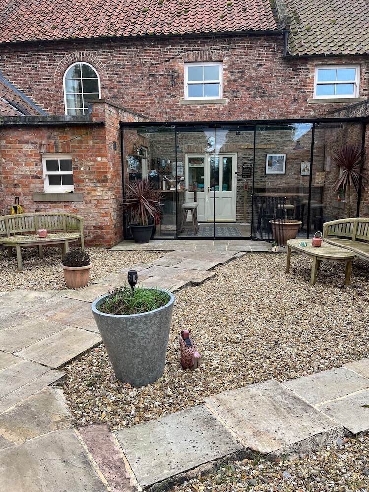 Newsham Grange Farm Bed and Breakfast 28/36