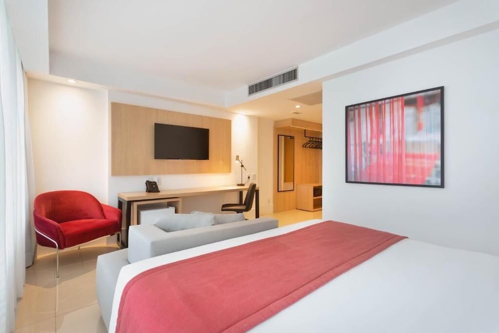 PREMIUM, QUEEN BED