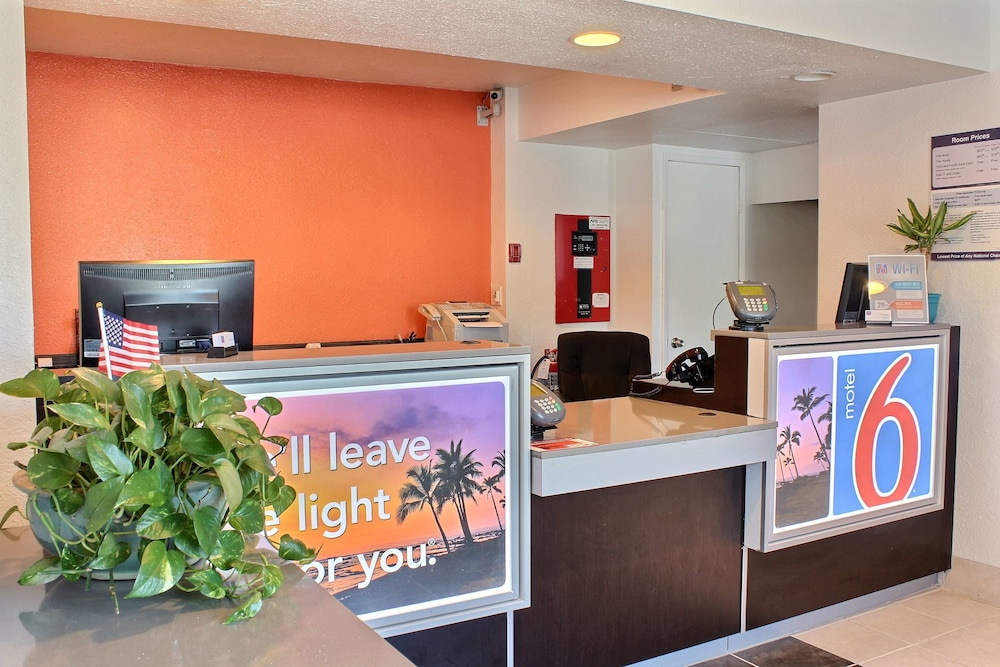 Motel6 Atascadero, CA 33/42