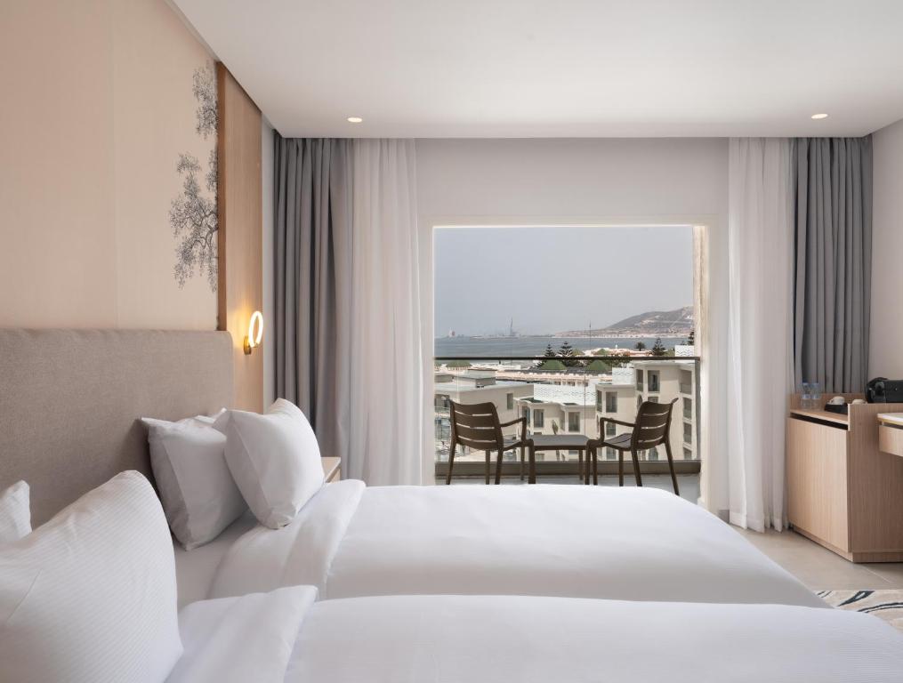 Deluxe Side Sea View