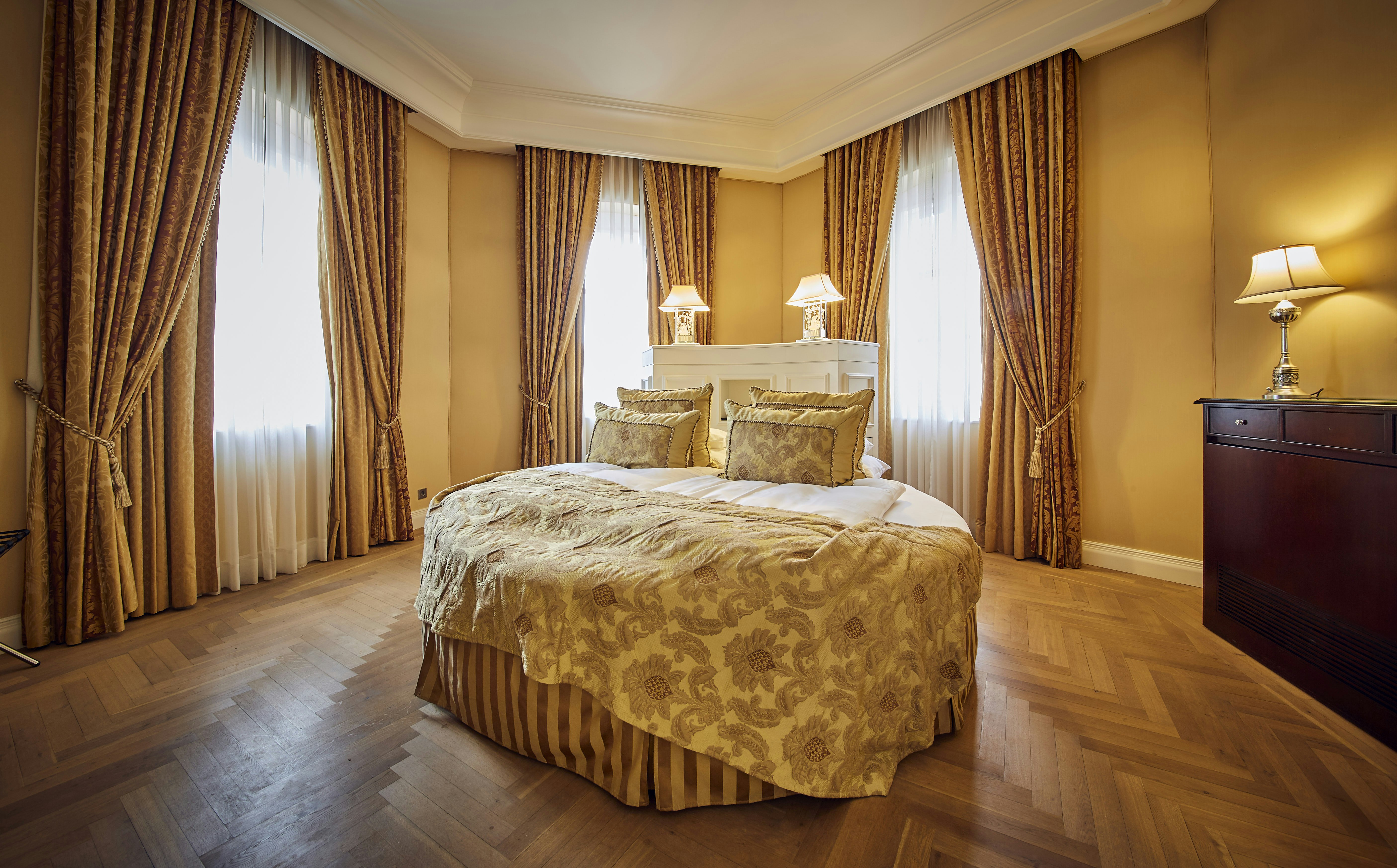 FALKENSTEINER SCHLOSSHOTEL VELDEN 33/83