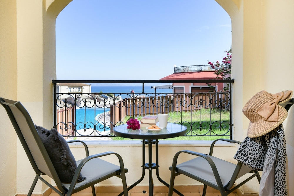 Pelagos Hotel 27/40