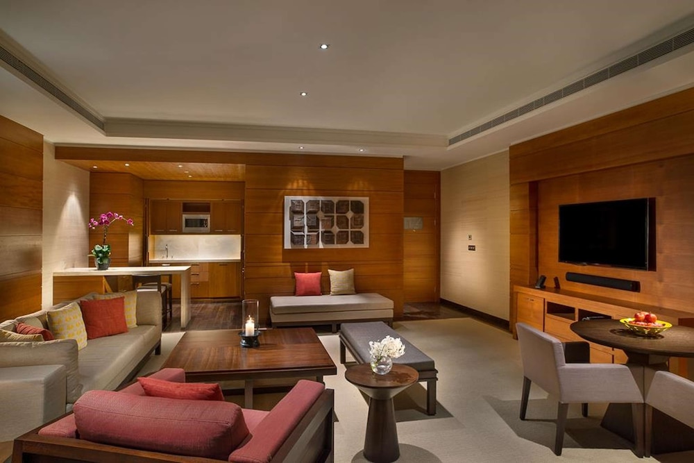 Raffles Hainan 47/71