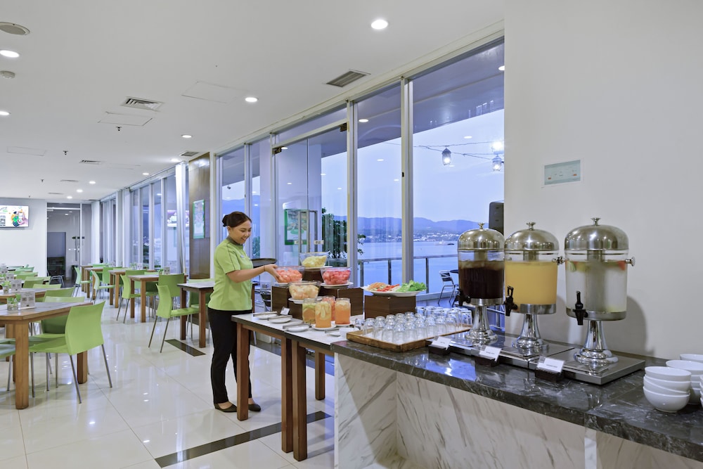 Whiz Prime Hotel Megamas Manado 27/42