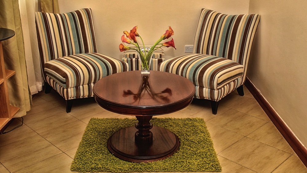 Longview Suites 26/51