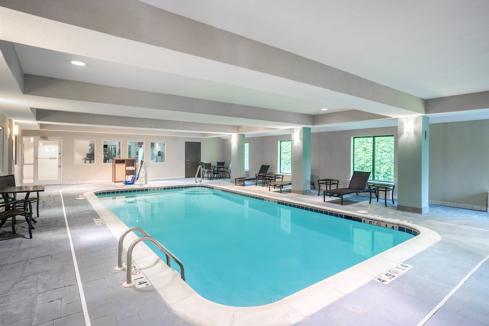 Holiday Inn Express Hotel Suites Tell City 39/62