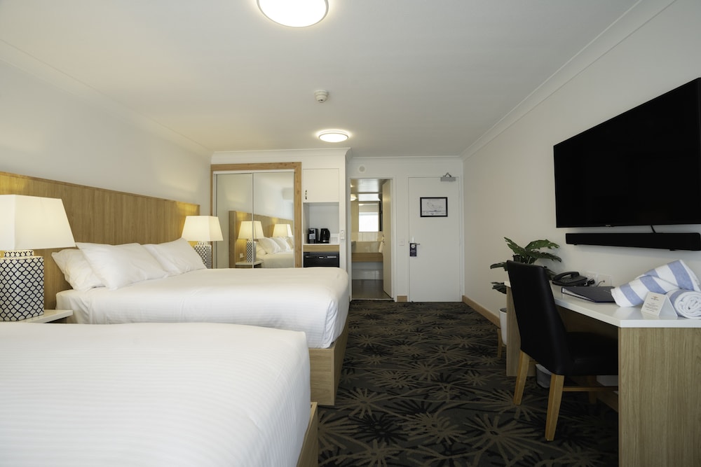 AIRLIE BEACH HOTEL 18/70