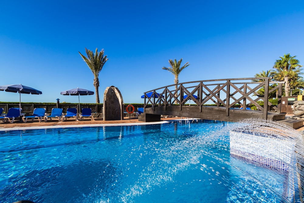 BLUEBAY BEACH CLUB 37/41