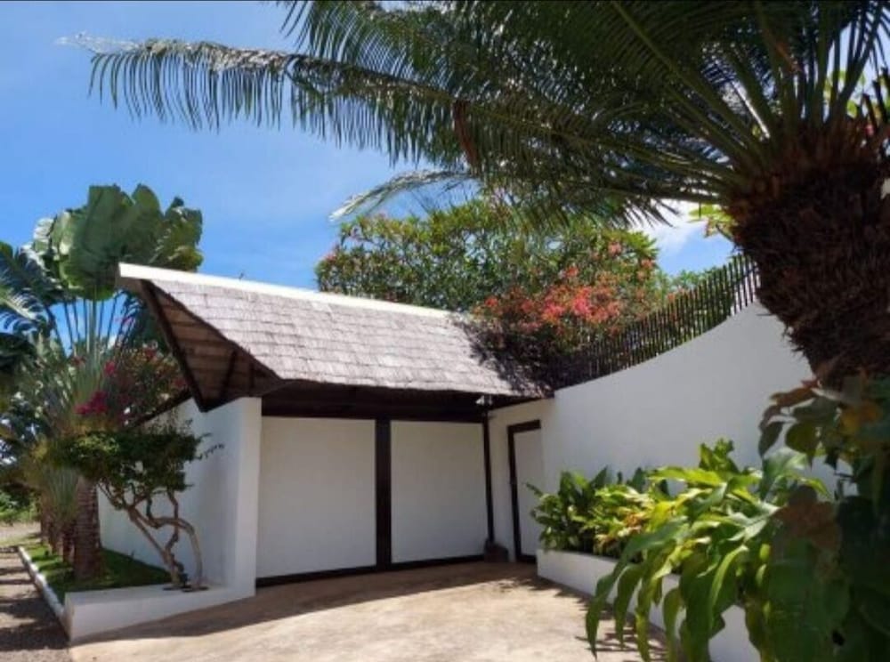 Villa Kalachuchi B&B 4/56
