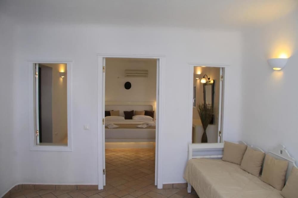 Seaside Beach Hotel 81/100