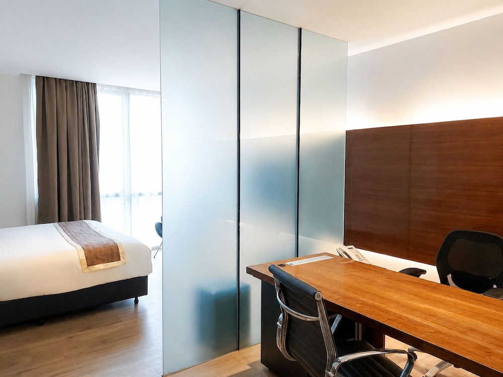 The Leverage Business Hotel Mergong 51/51